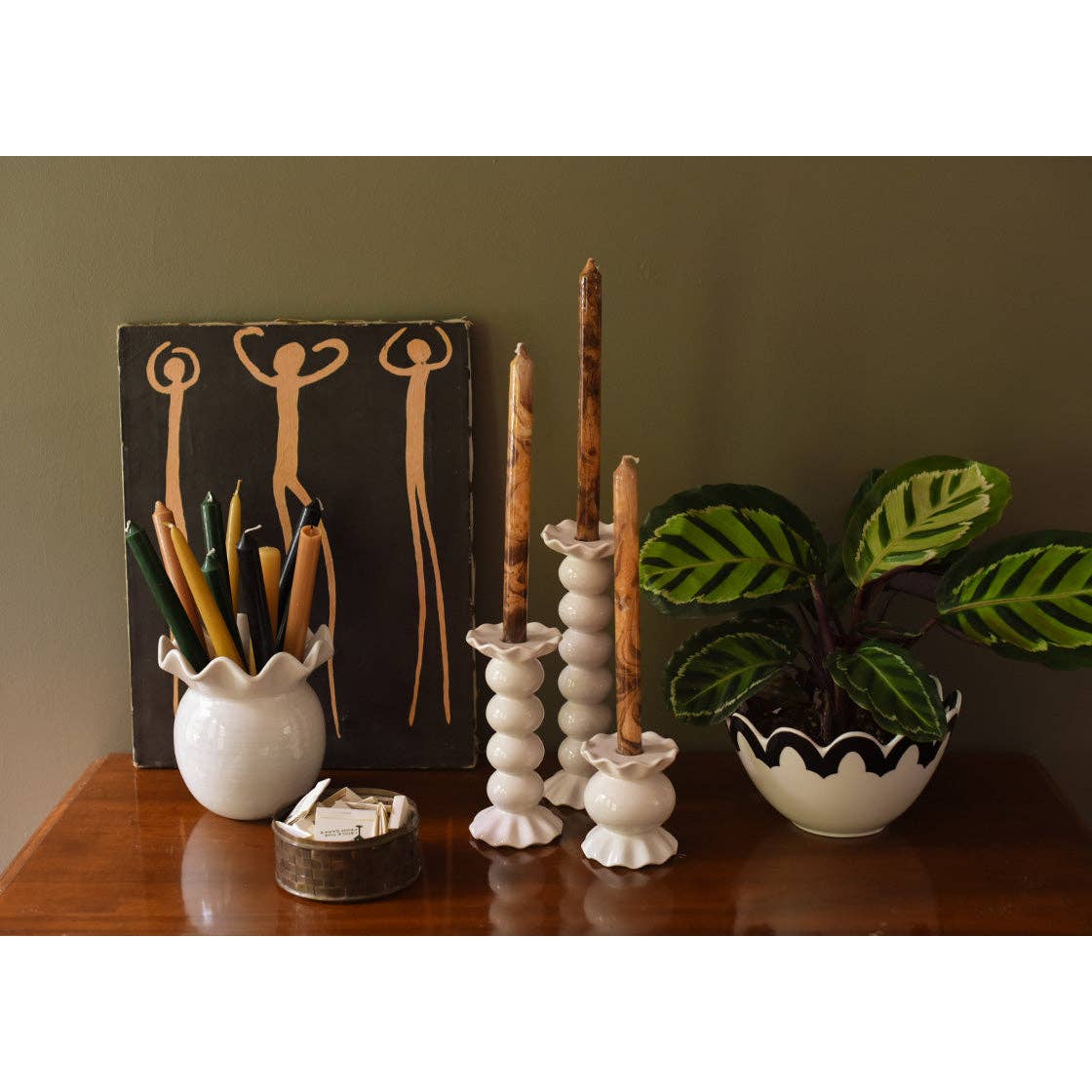 6 Signature White Medium Ruffle Knobbed Candle Holder