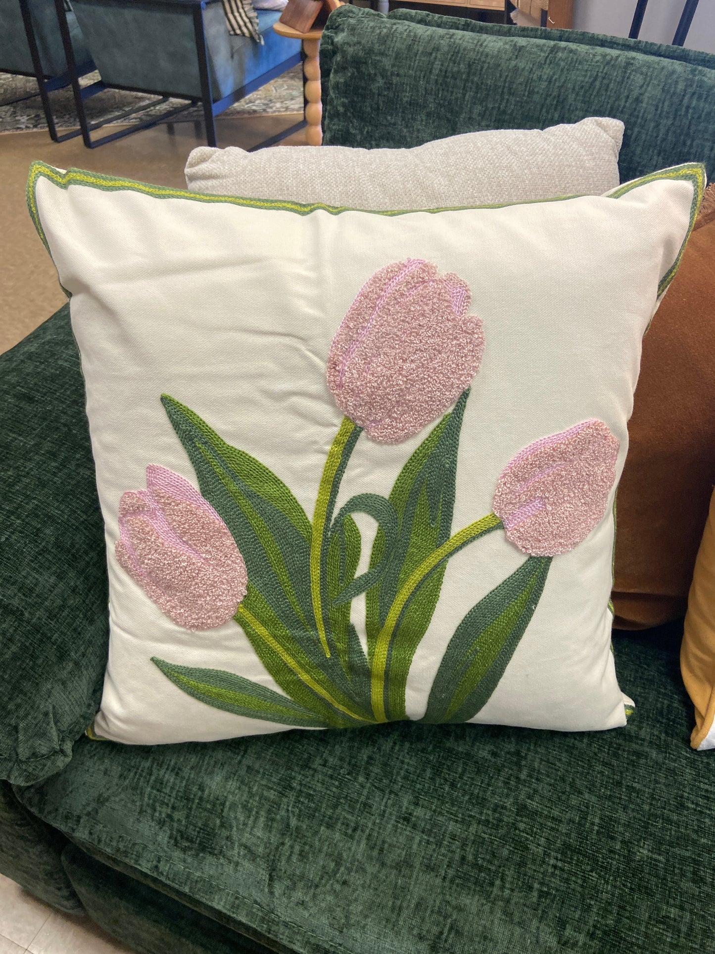 18 x 18 Tulip Pillow