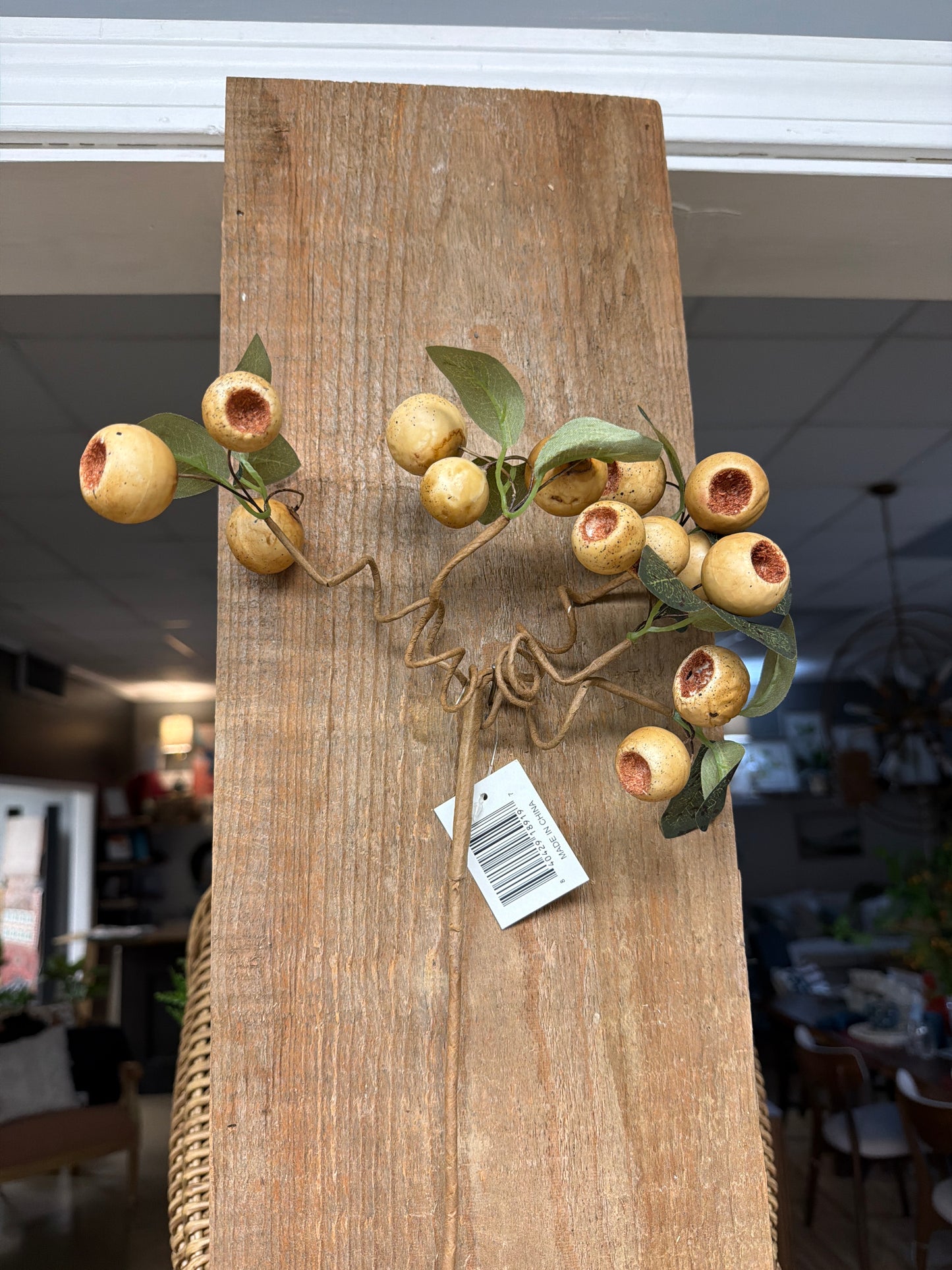 19" Cream Pod Stem W Green Leaves
