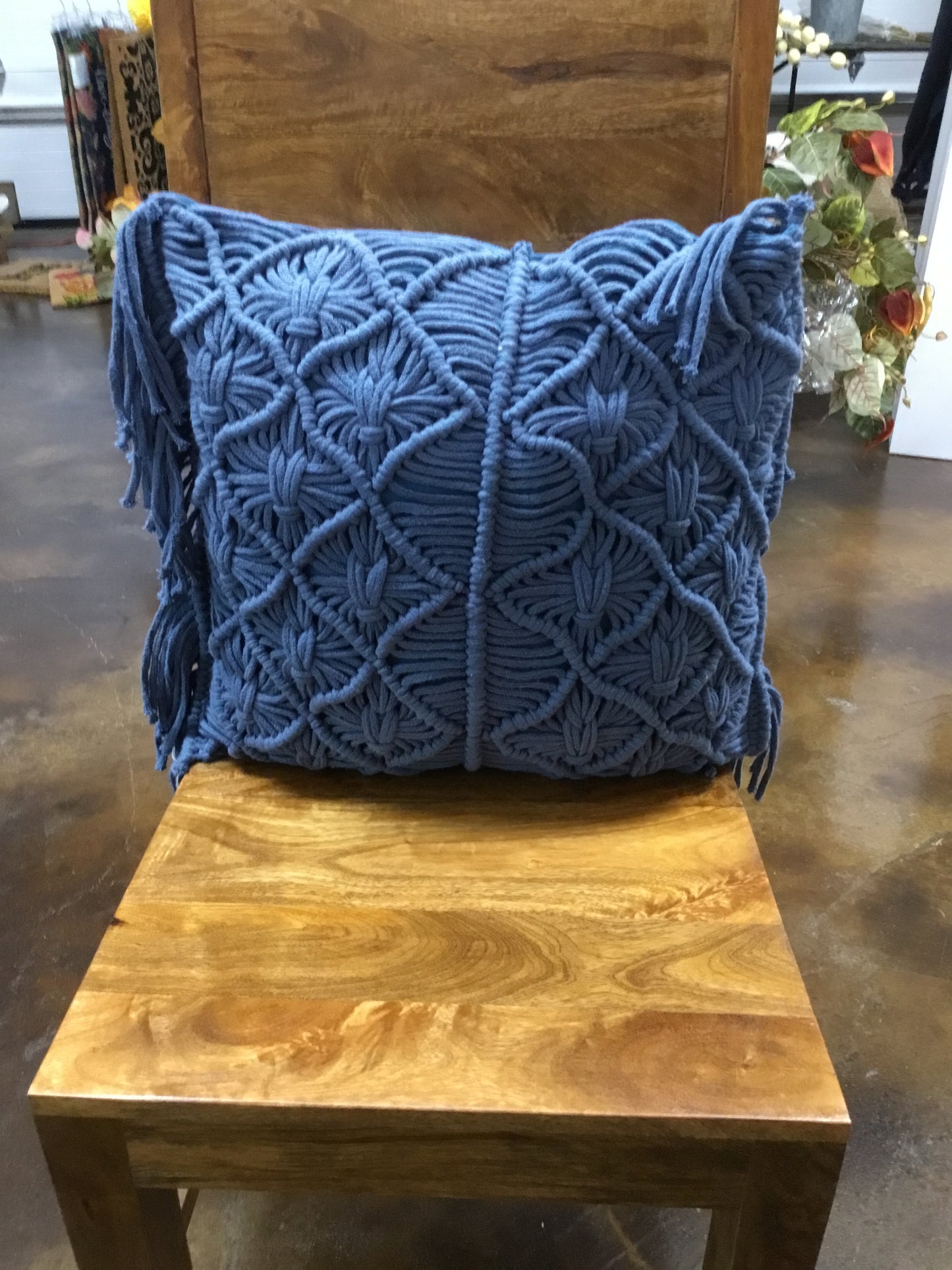 6 3911004 Ra Blue Macrame Pillow