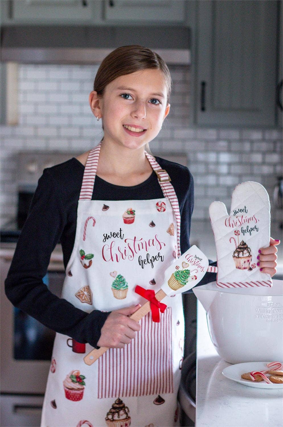 6 Child's Apron And Mitt Set - Sweet Christmas