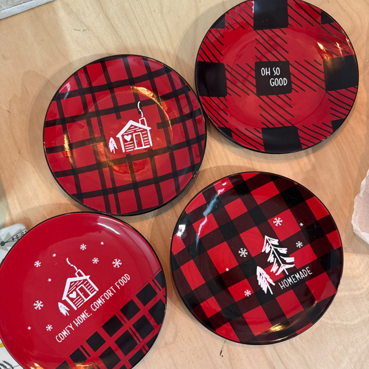 6 2020210205-DEM Oh So Good Santa Snack Plate