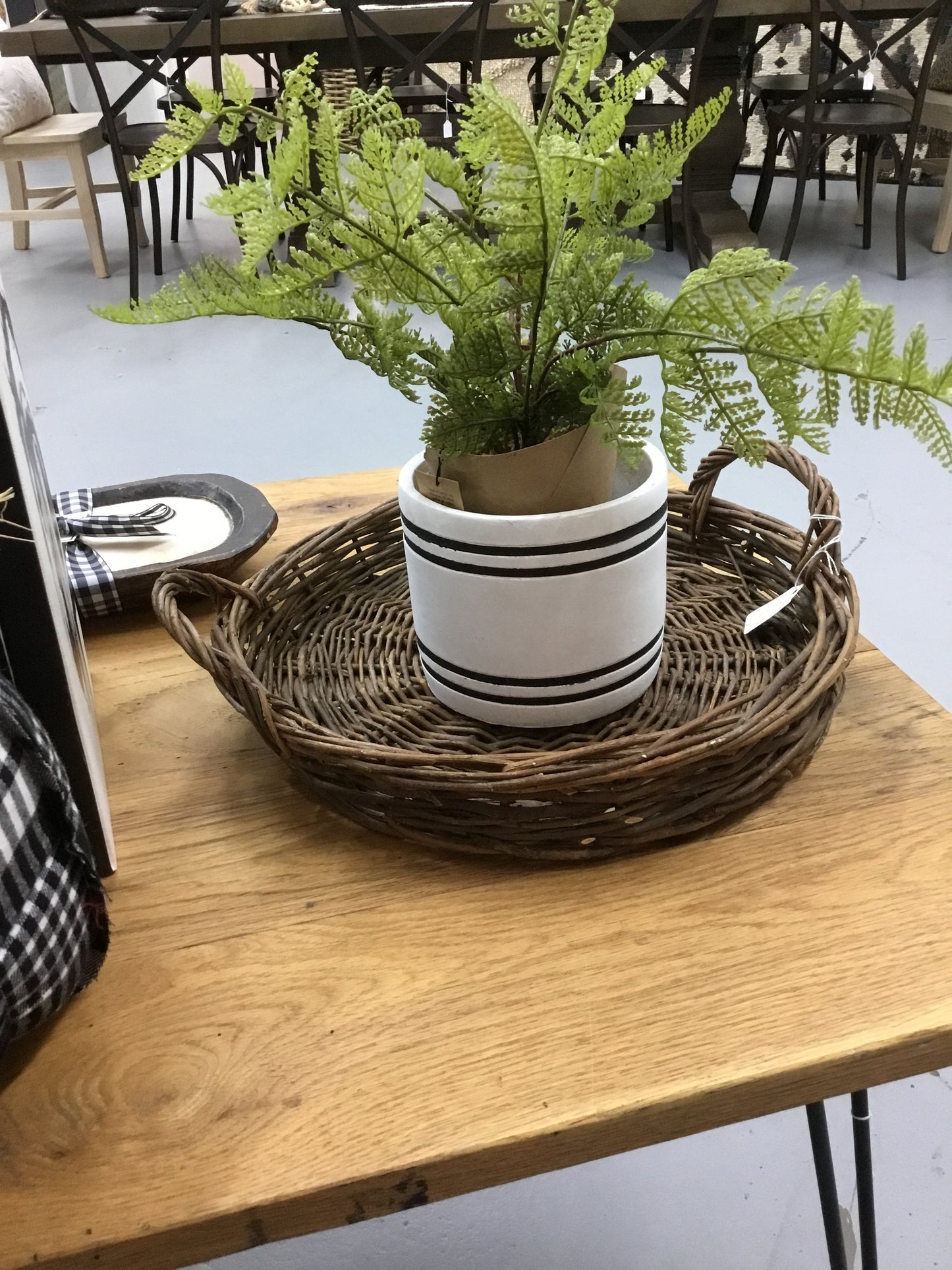 Ecw81194B Med Willow Basket