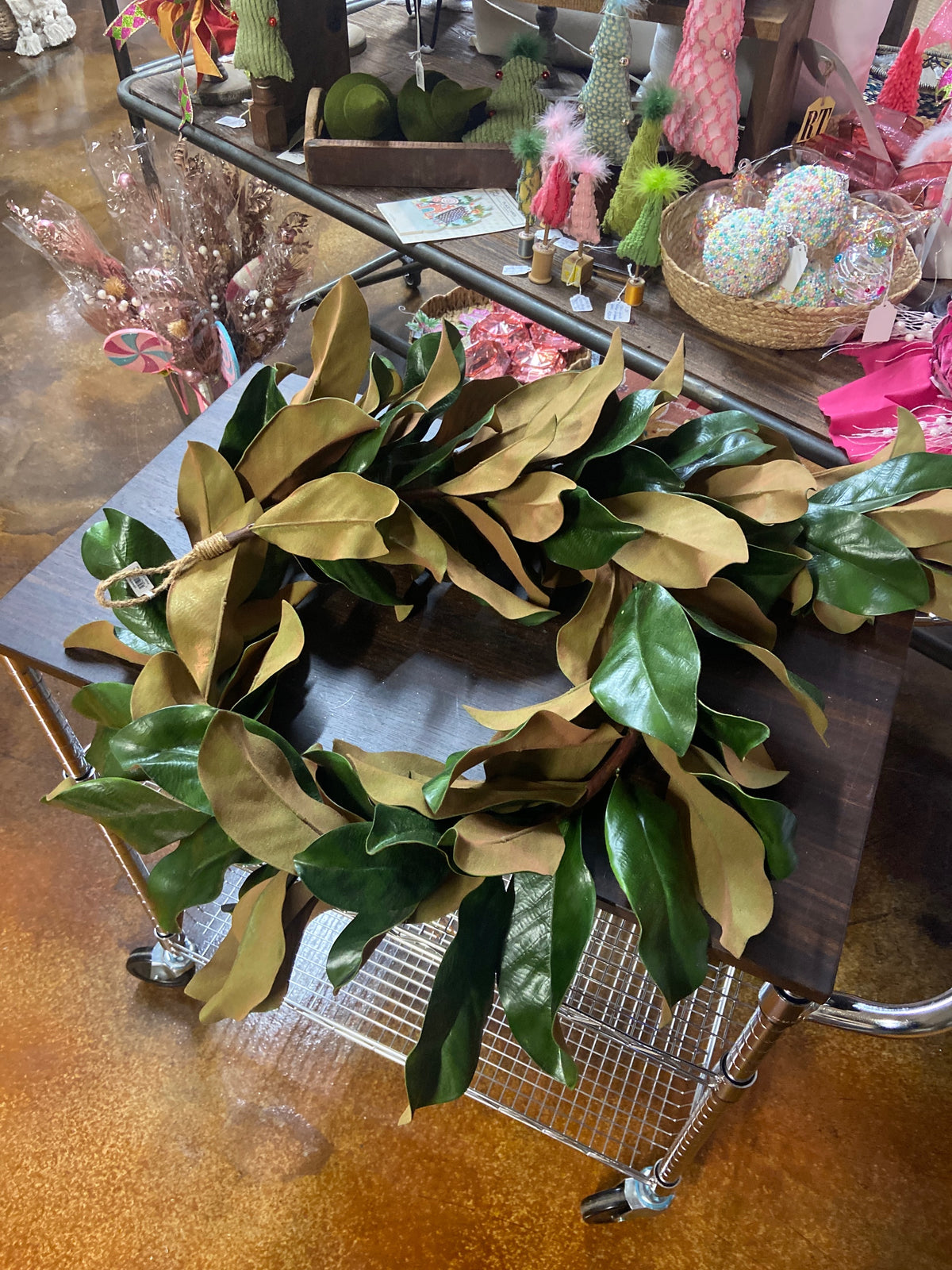 6 XBW81064 Estate Magnolia Garland