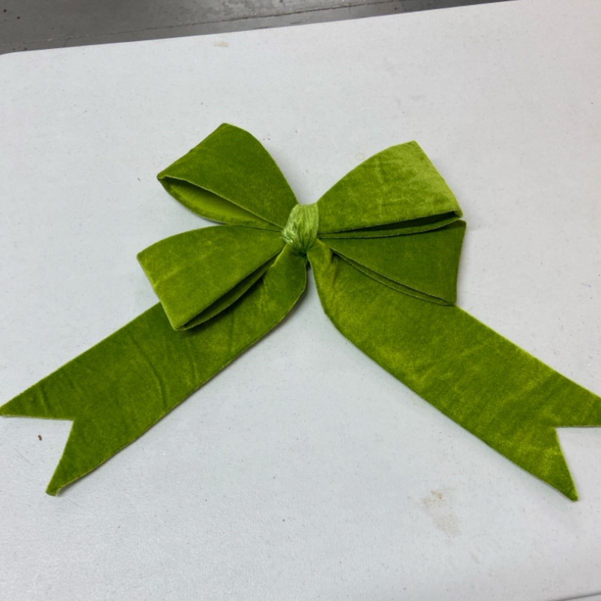 6 Merry and bright green bow