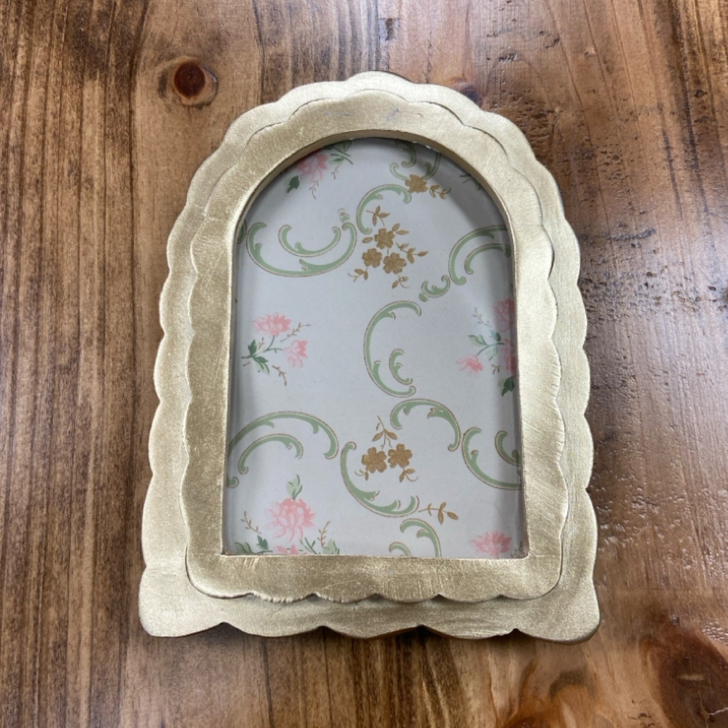 4x6 Scallop Gold Arch Photo Frame