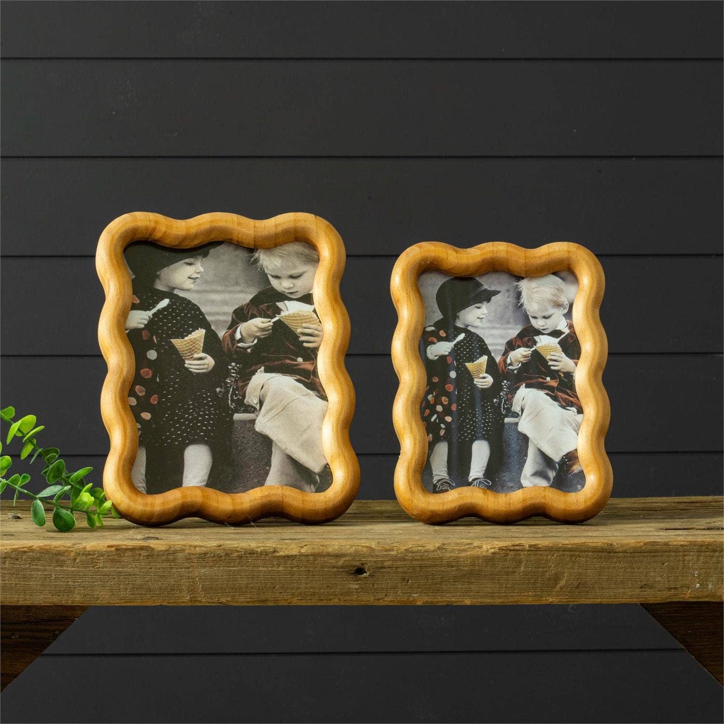 Wavy Edge Wood Photo Frames (2 sizes) (25)