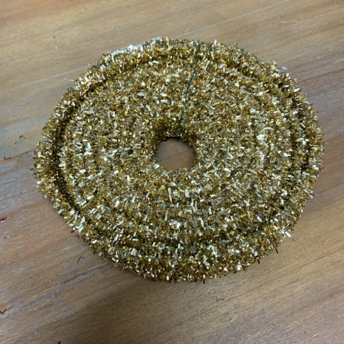 6 28-1368 tinsel garland, gold ds