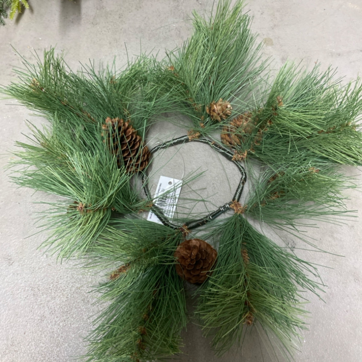 6 04590 Pinecone Wreath