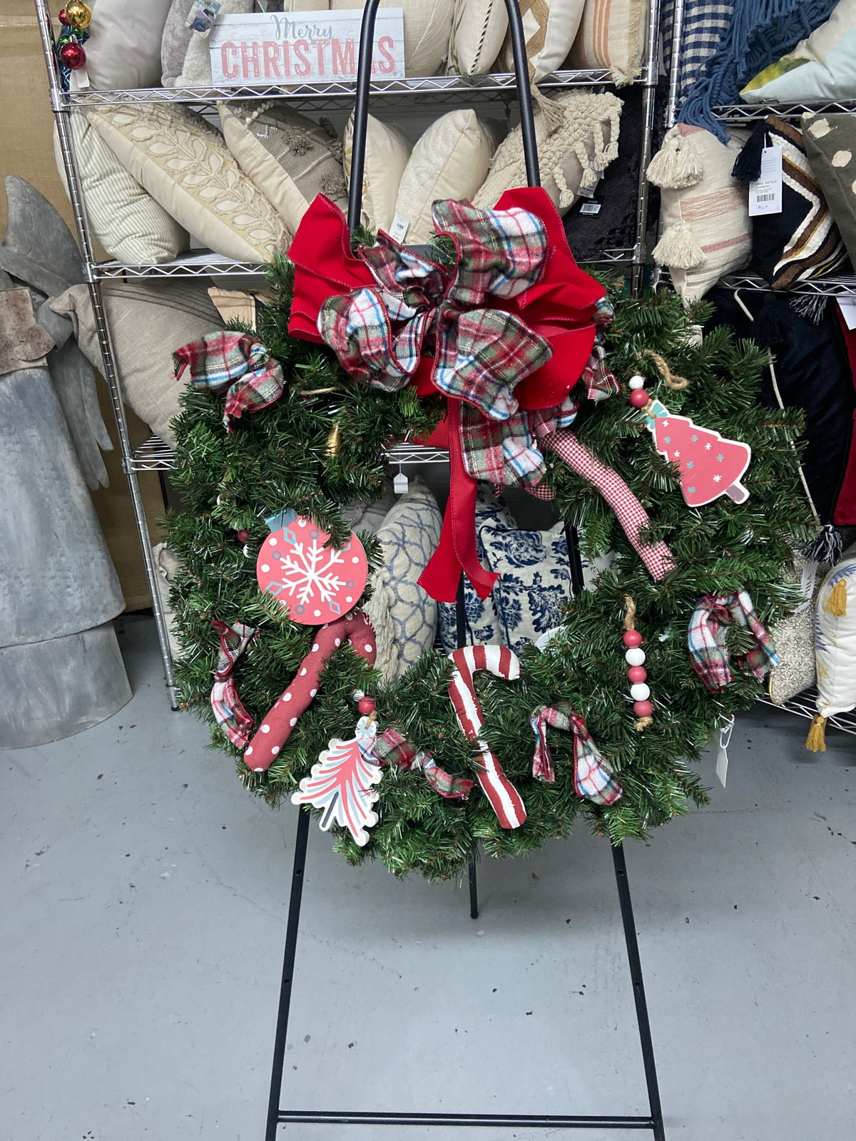 6 WR423 Christmas Wreath