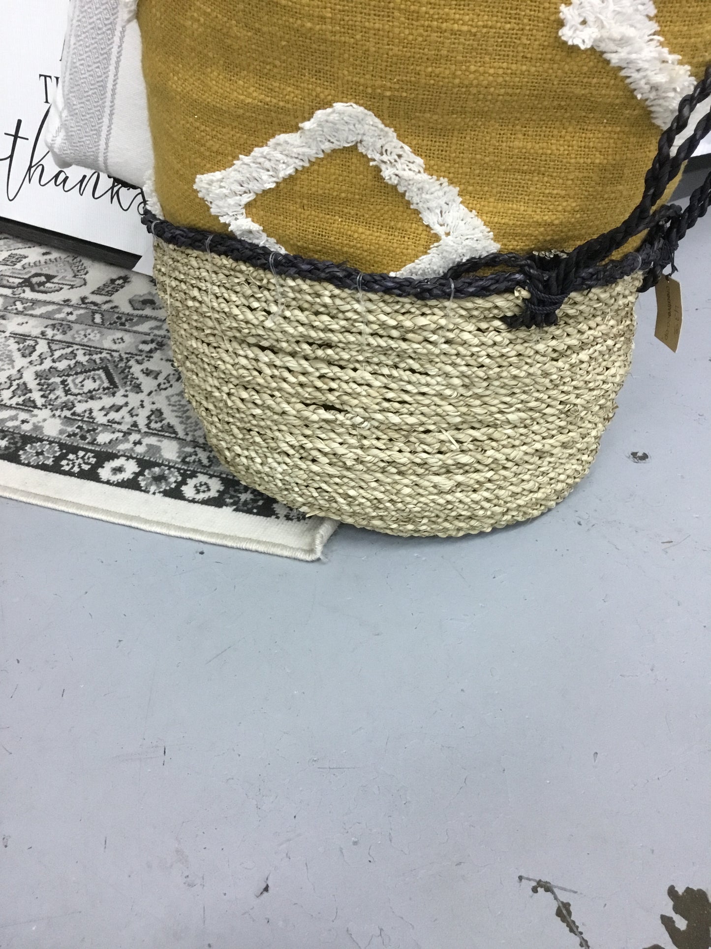 Df4686A-Cc Large Round Basket