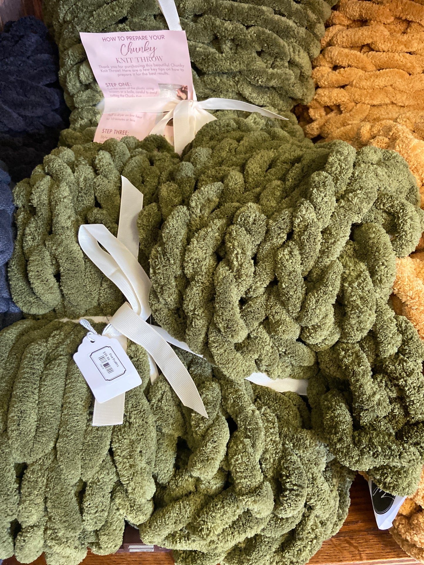 6 Chenille Knitted Throw Olive (25)