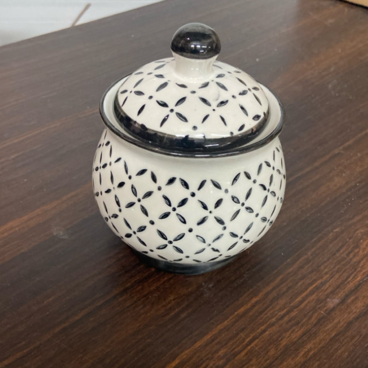 Eaw00134 Sugar Bowl with Lid
