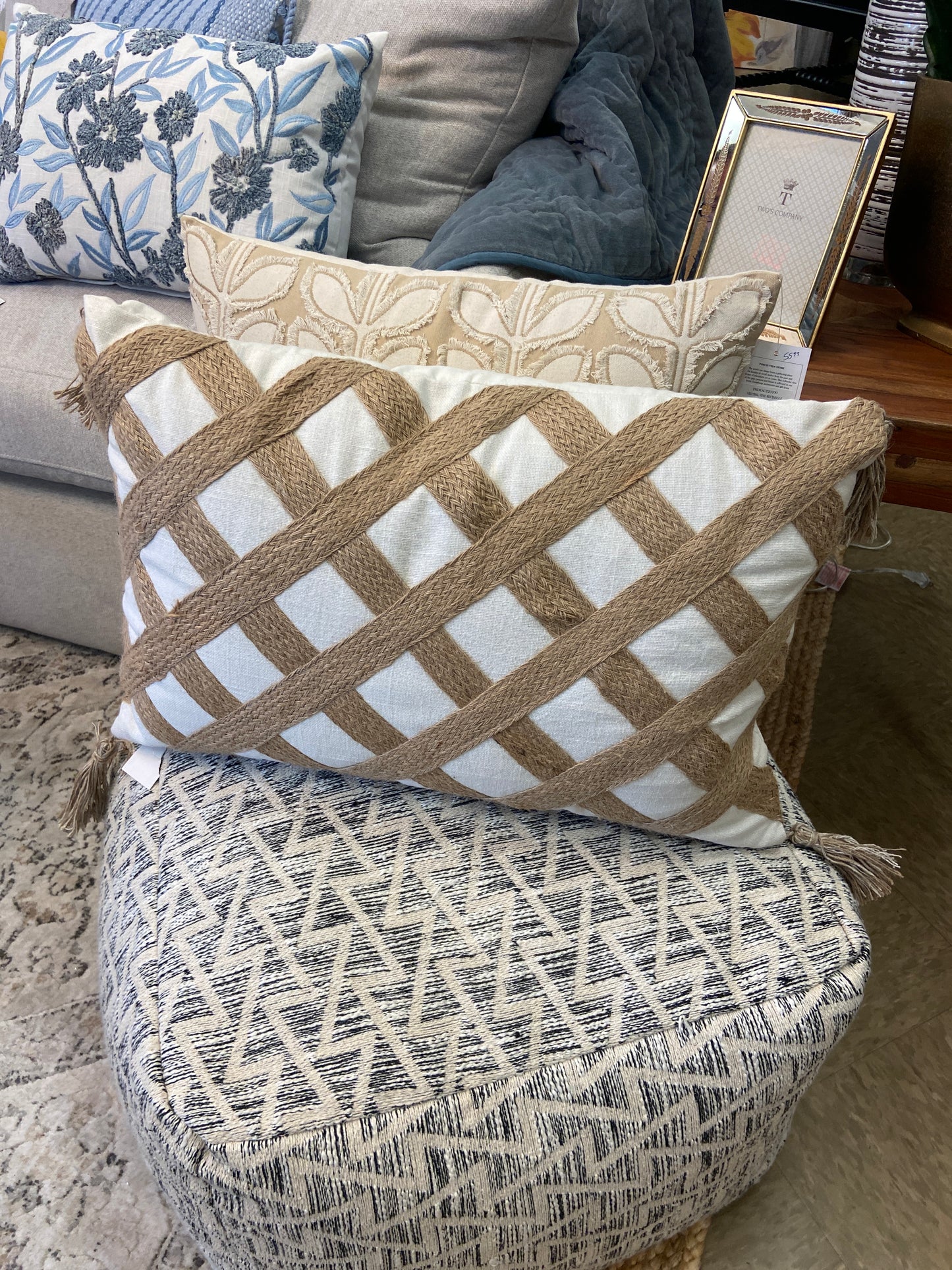 6 22" Lattice Pillow with Tassels KK