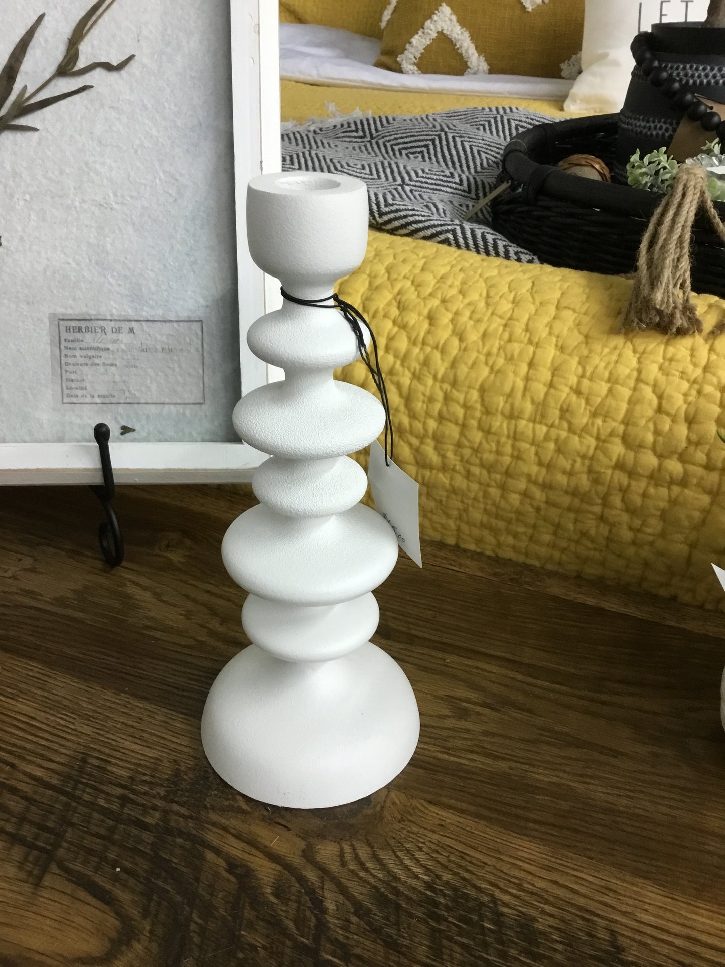 24050 White Aluminum Candle Holder