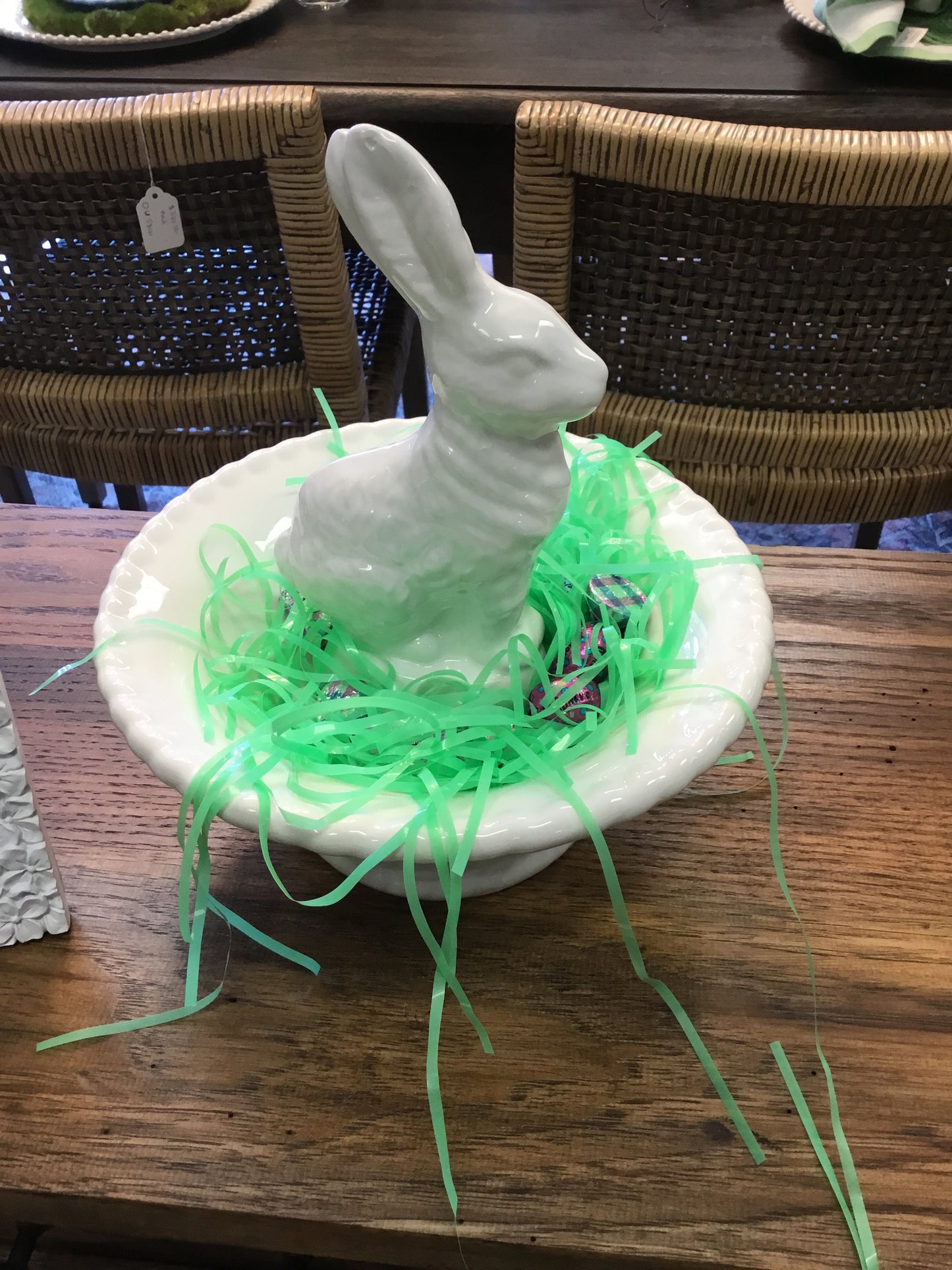 20423A 9.5" White Dolomite Bunny In Basket Bowl