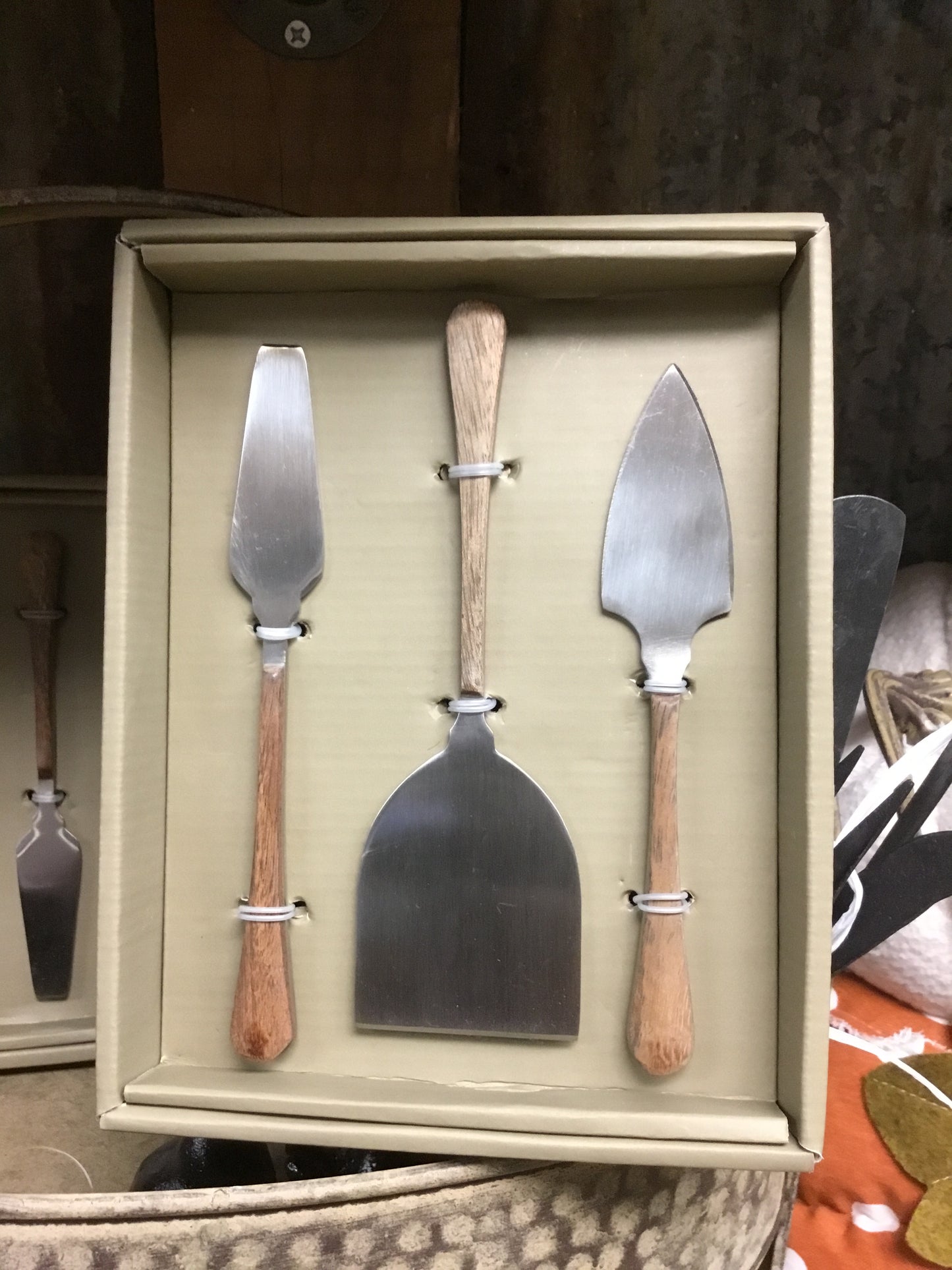 Eaw06003 Ph Box Of Cheese Servers