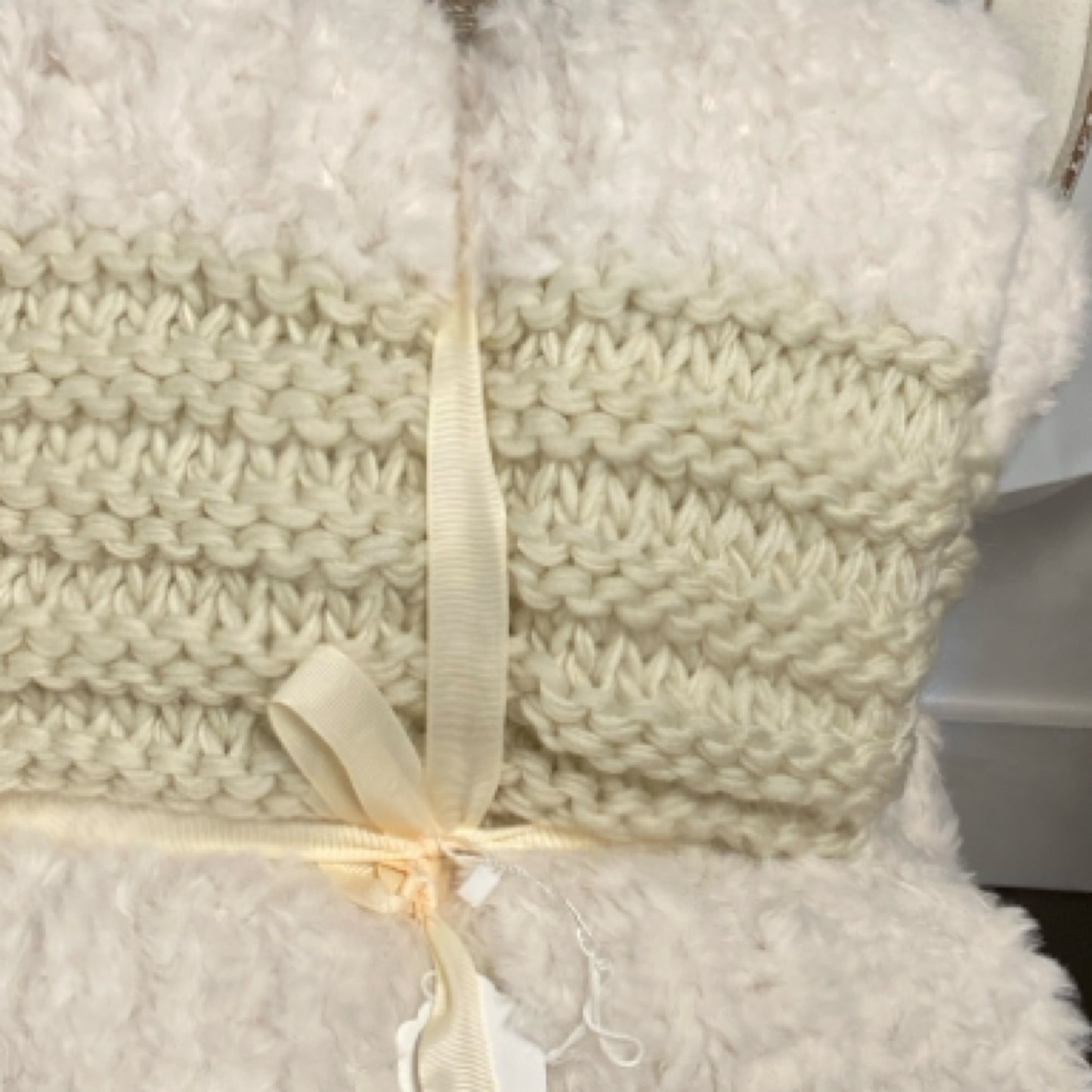 6 Plush Knit Throw Ivory (25)