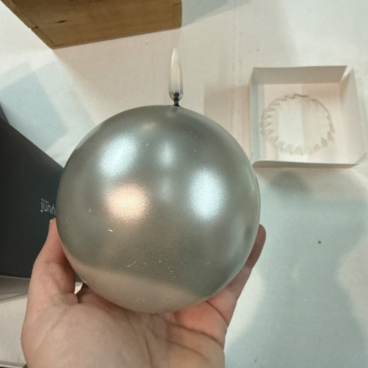 6 4434574 Uyuni Silver Round Candle