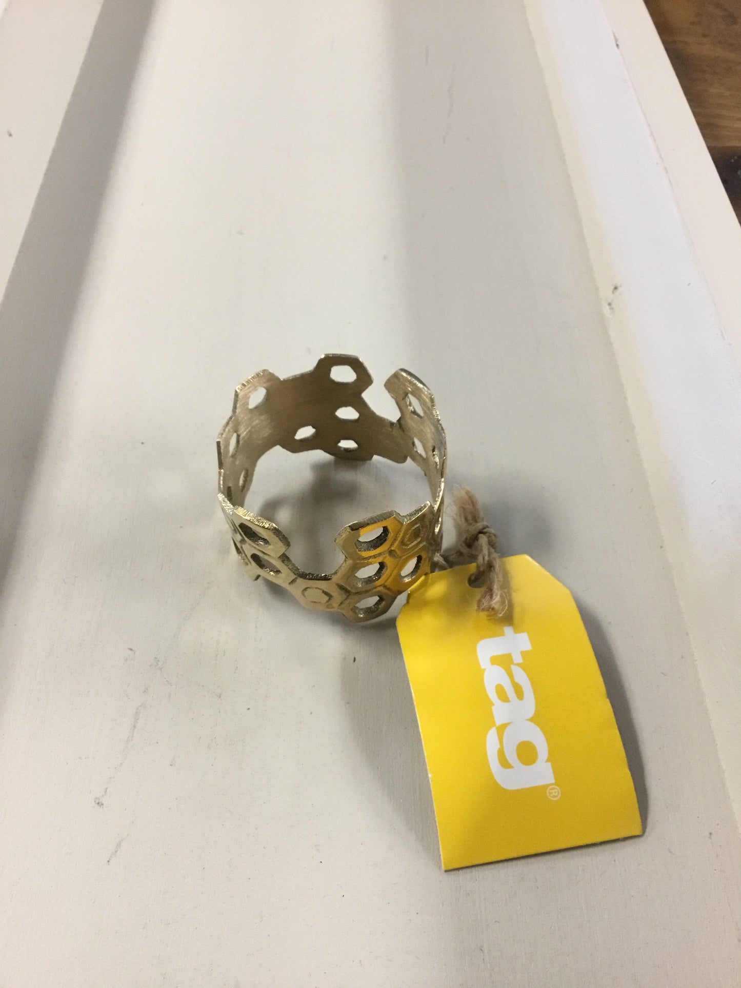 G13830 Honey Comb Napkin Ring - Tag