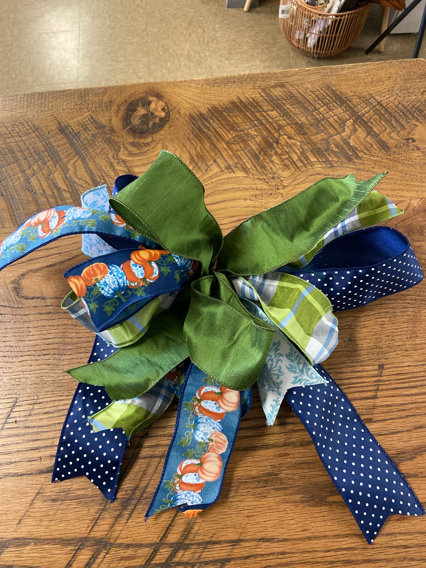 Fall bow