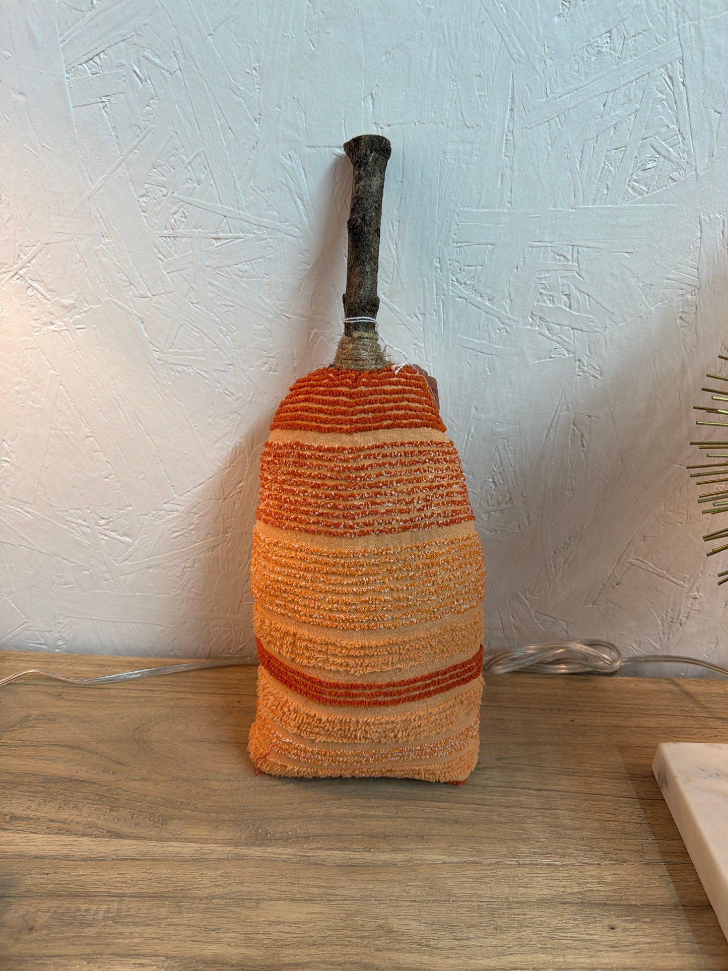 F-10 Tall Standing Pumpkin Raggidy Edges      (25)