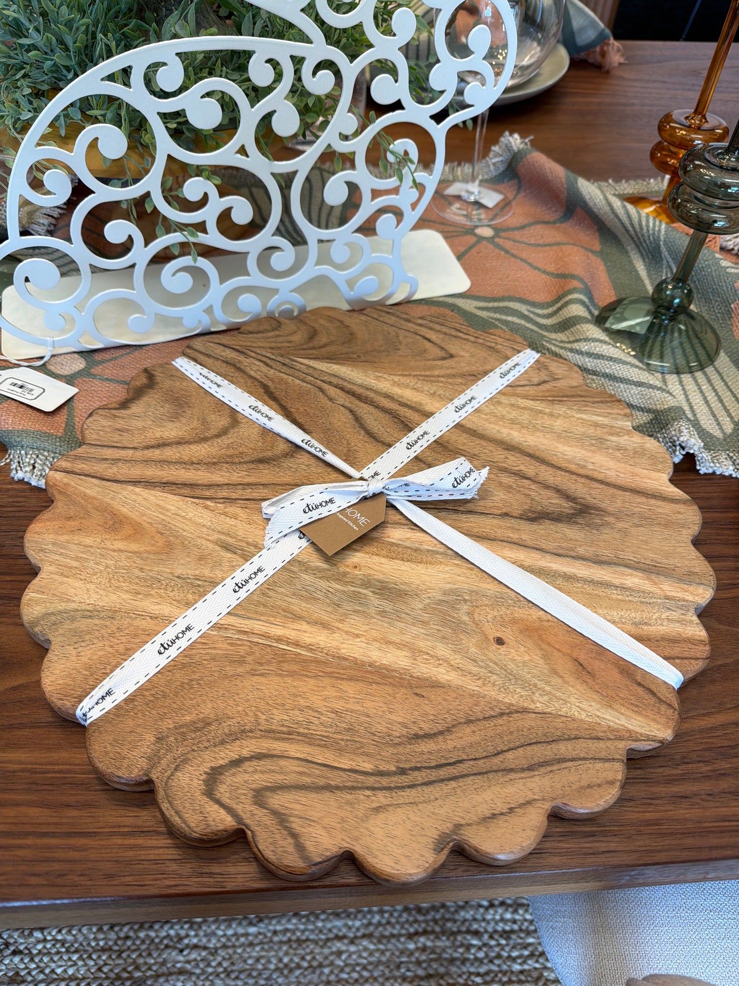 Scalloped Cutting Board Charger