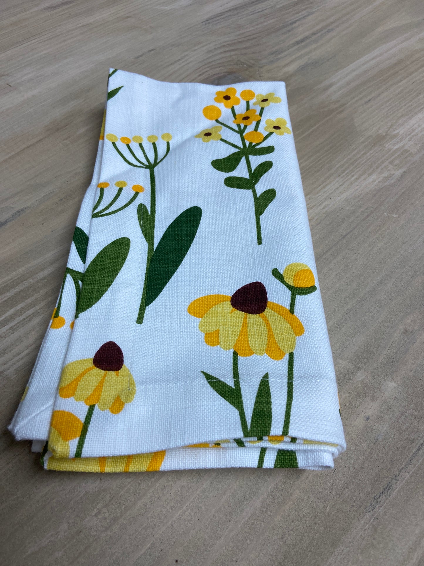 6 758 Floral Napkin Yellow
