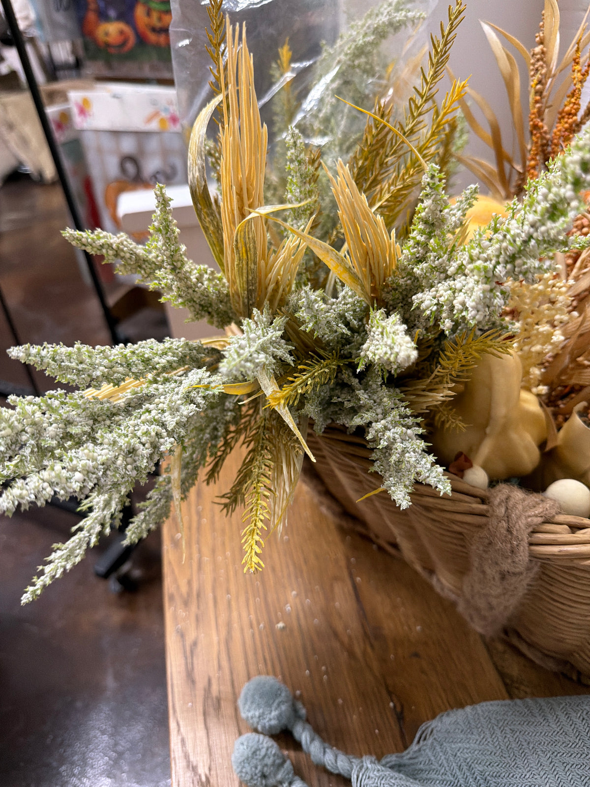 16" Small Heather Bush Cream