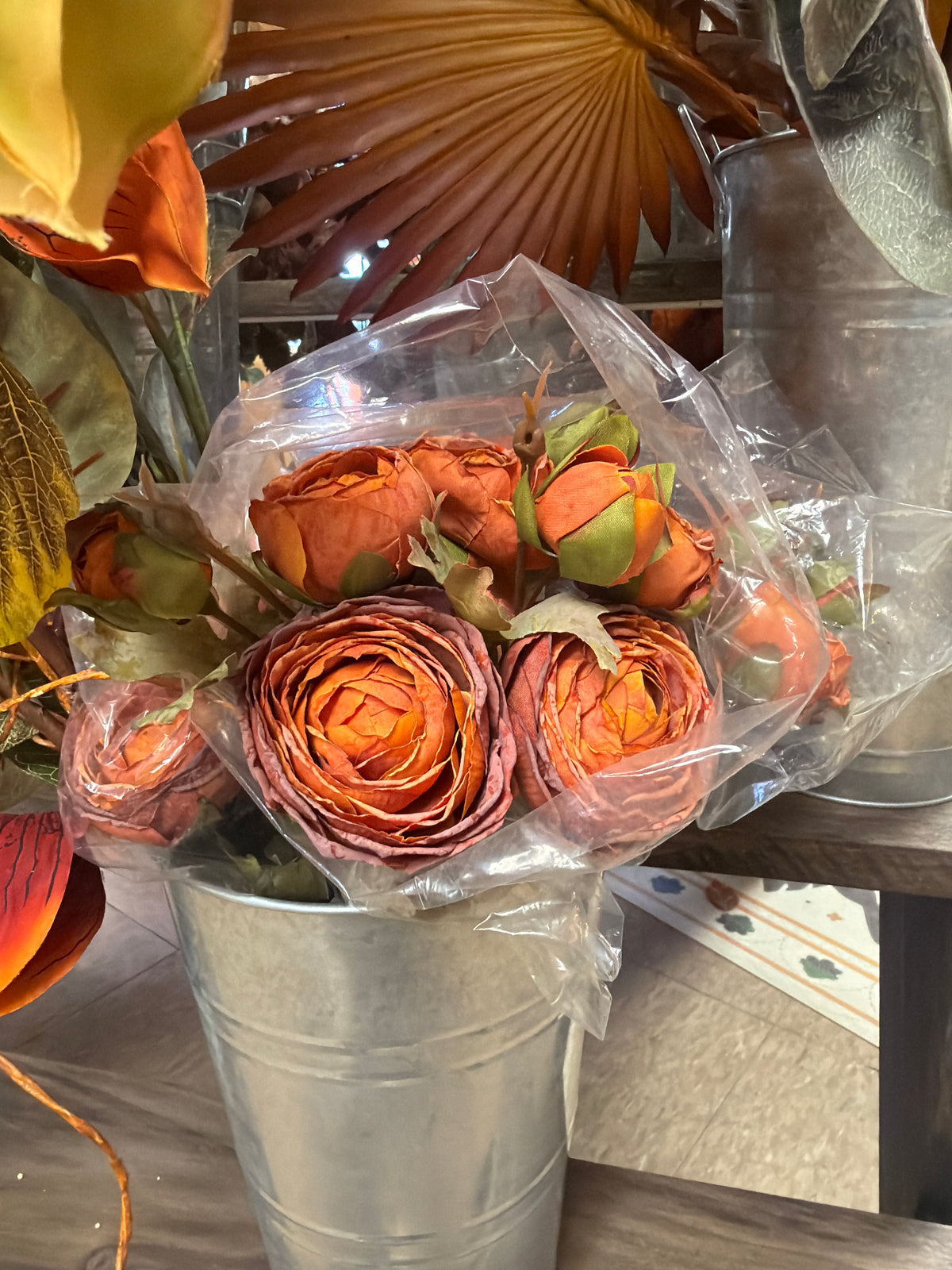 16" Ranunculus Bundle-Rust