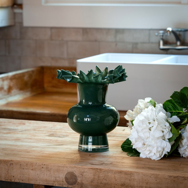 Ebouriffe Vase