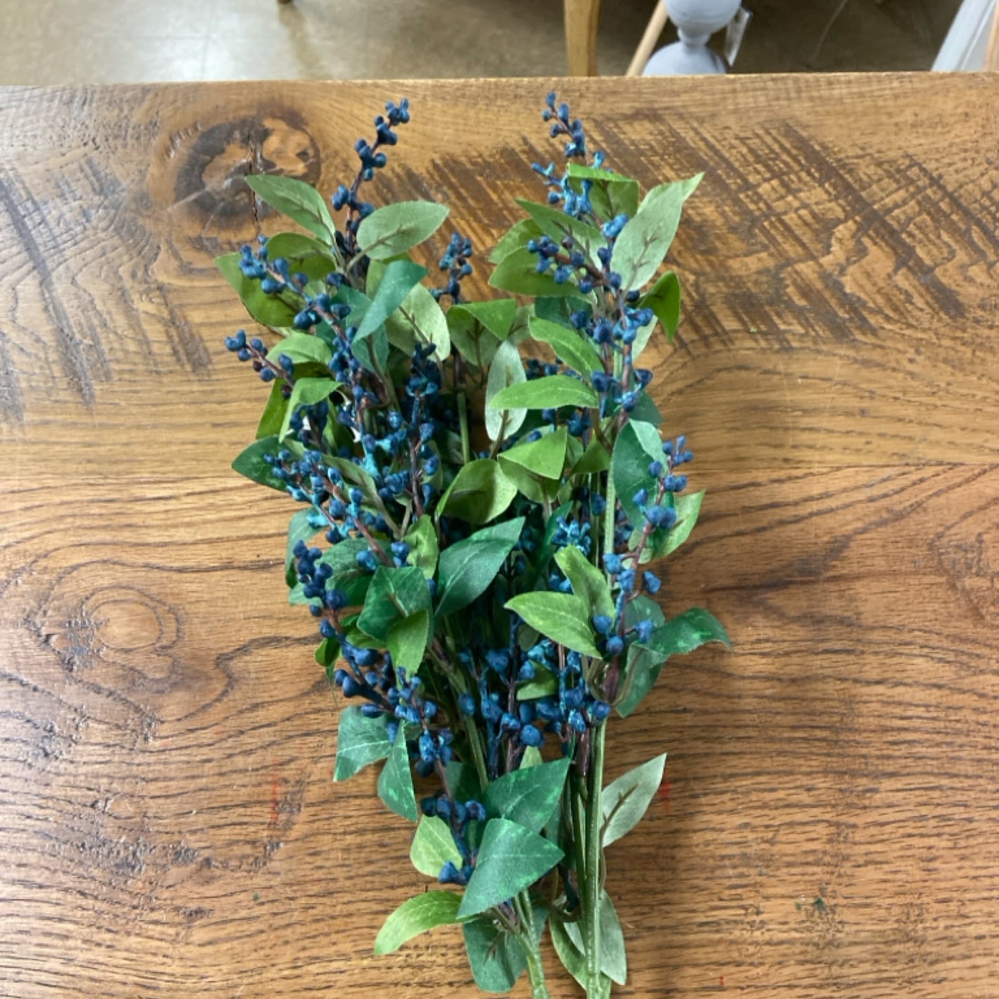 6 F5 7223  27" berry bush blue
