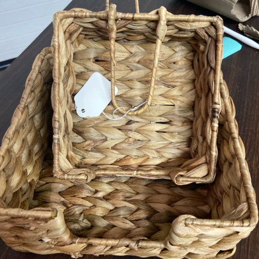 54304 Water Hyacinth Napkin Holder 2 Sizes
