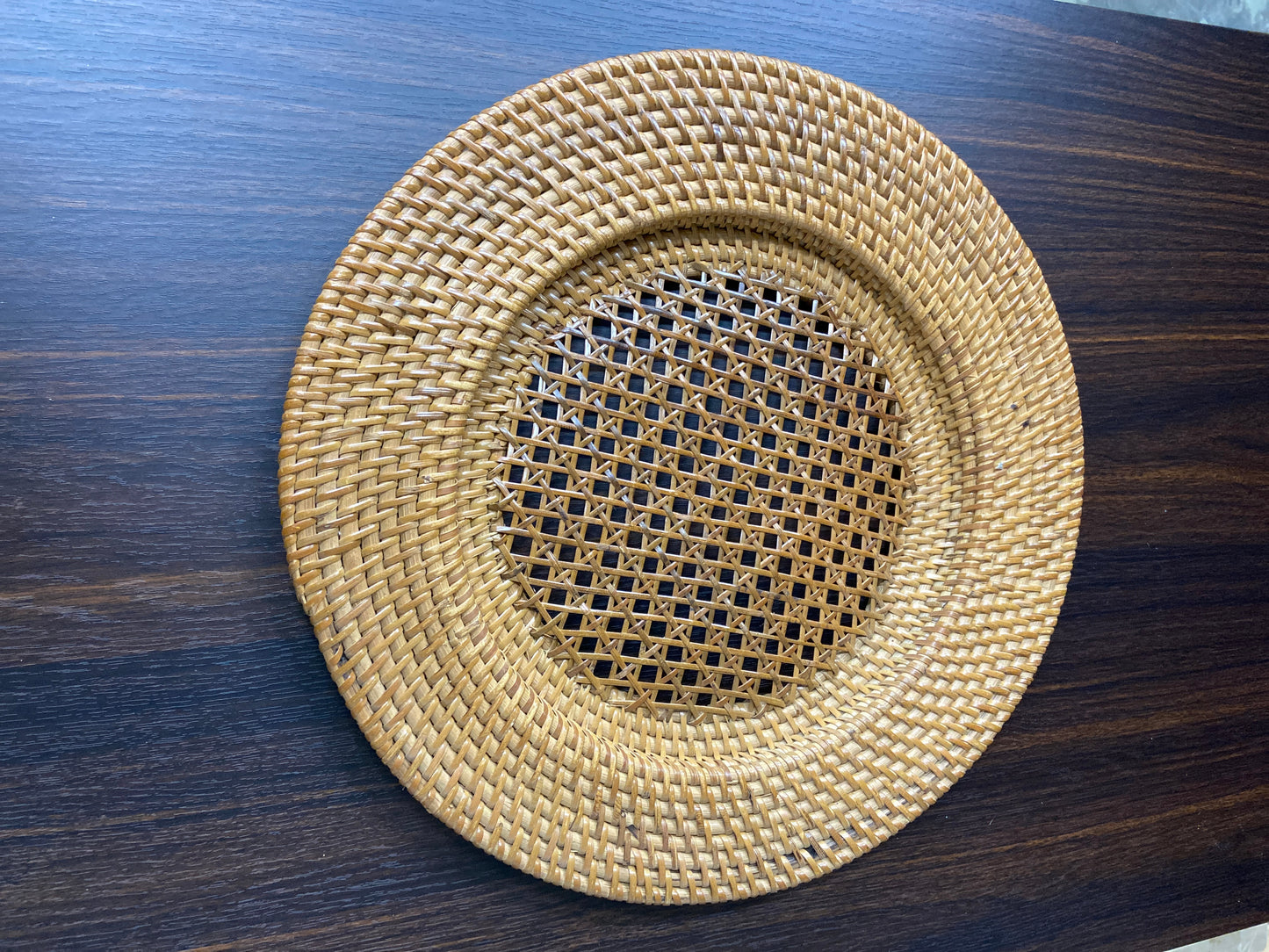 RCHHBN Rattan Charger Honey Brown