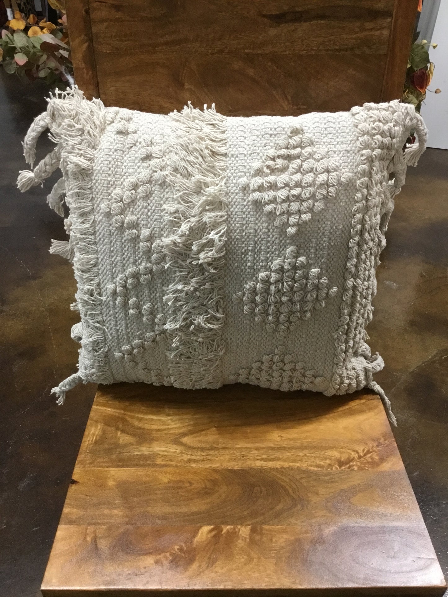 6 Pdce09-Pdh 18" Beige Pillow W Braided Tassels