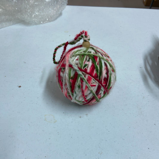 6 XN6112 Yarn Twine Ball Ornament