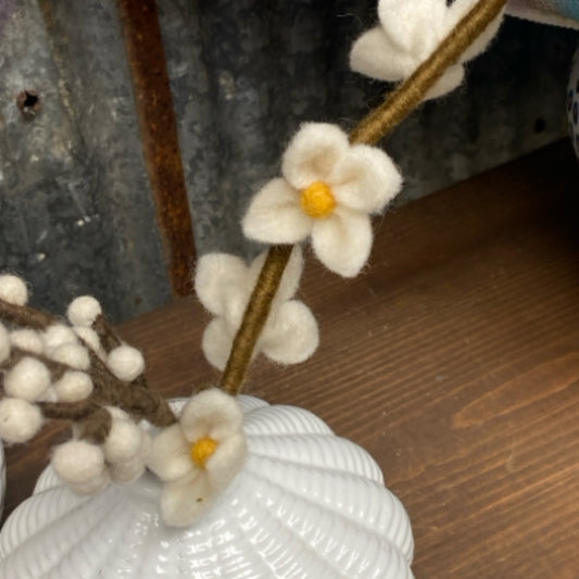 12325 Mini Branch w White Berries    (25)