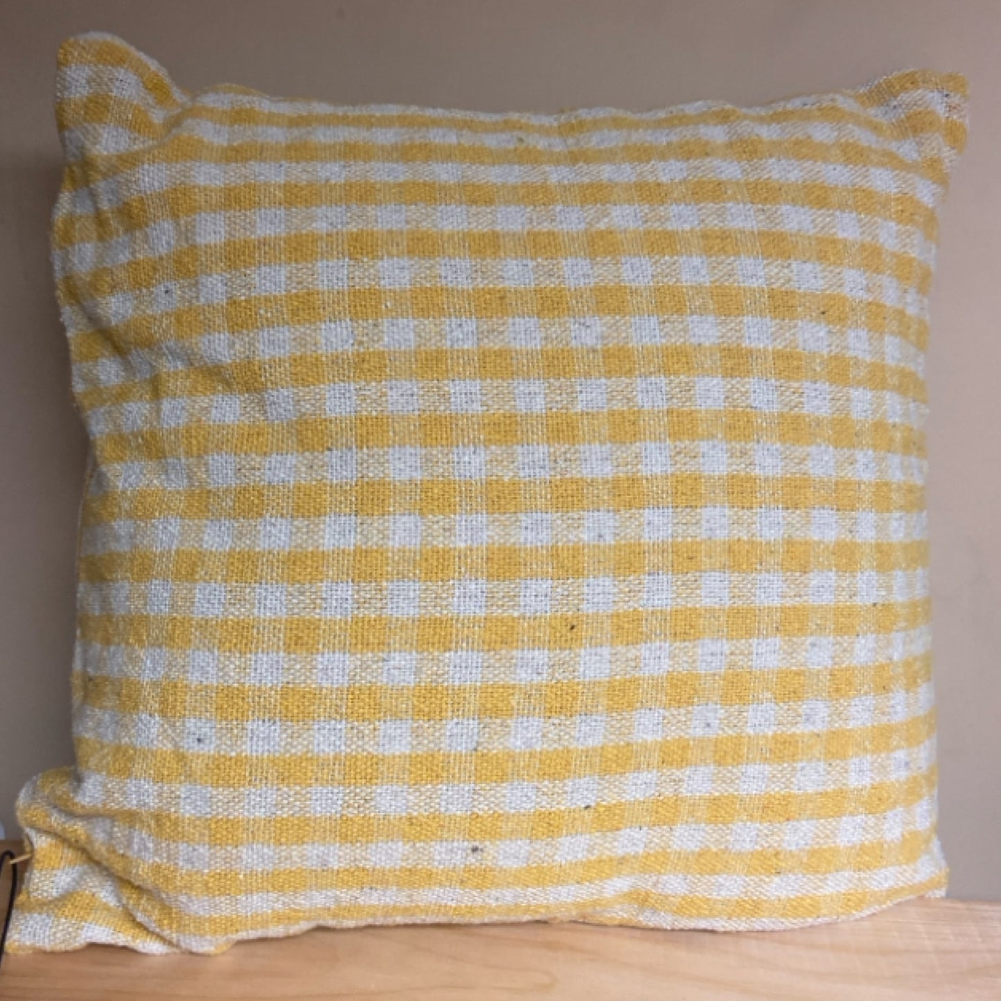 6 DF6841 18" Woven Cotton Blend Pillow