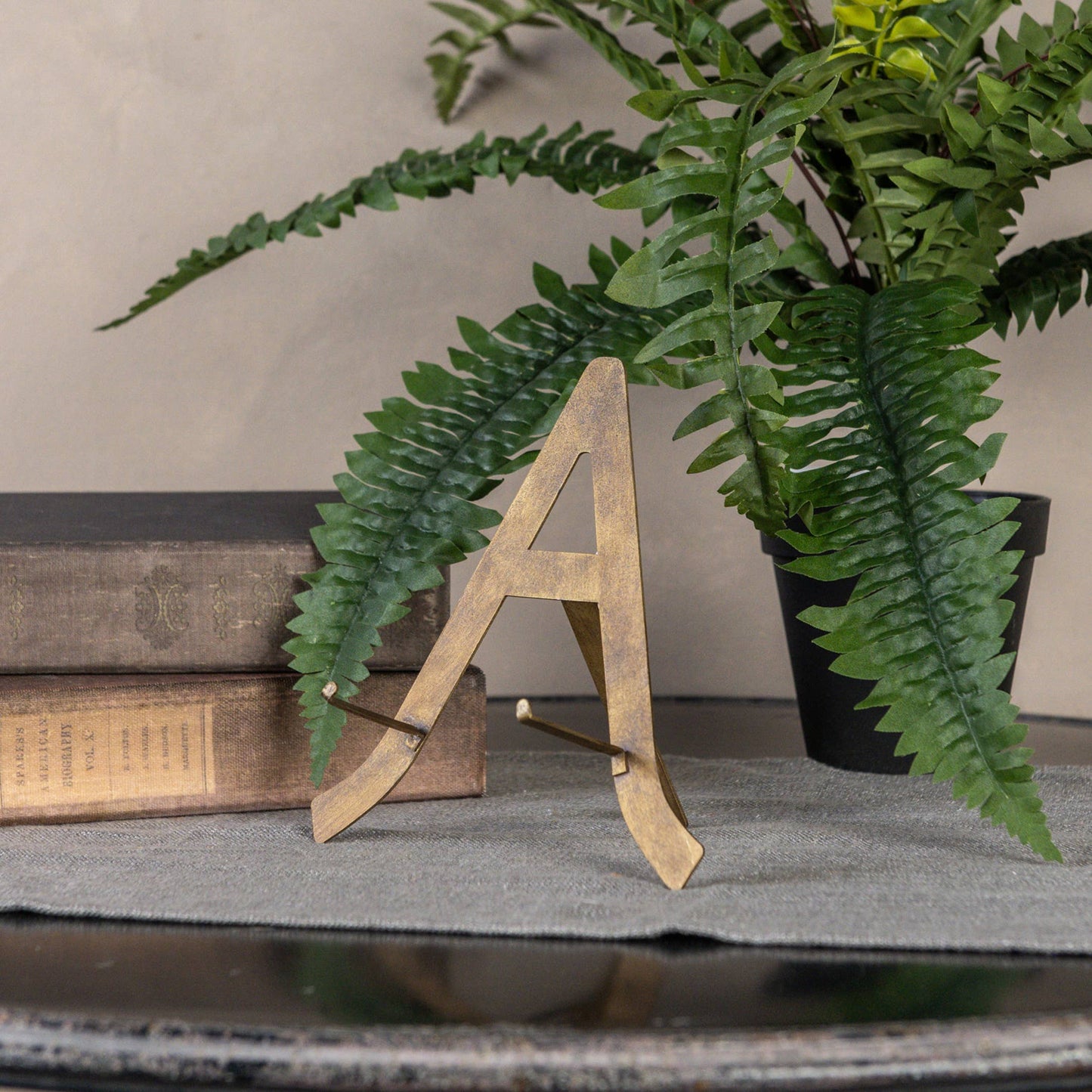 BRONZE PLATE STAND       (25)