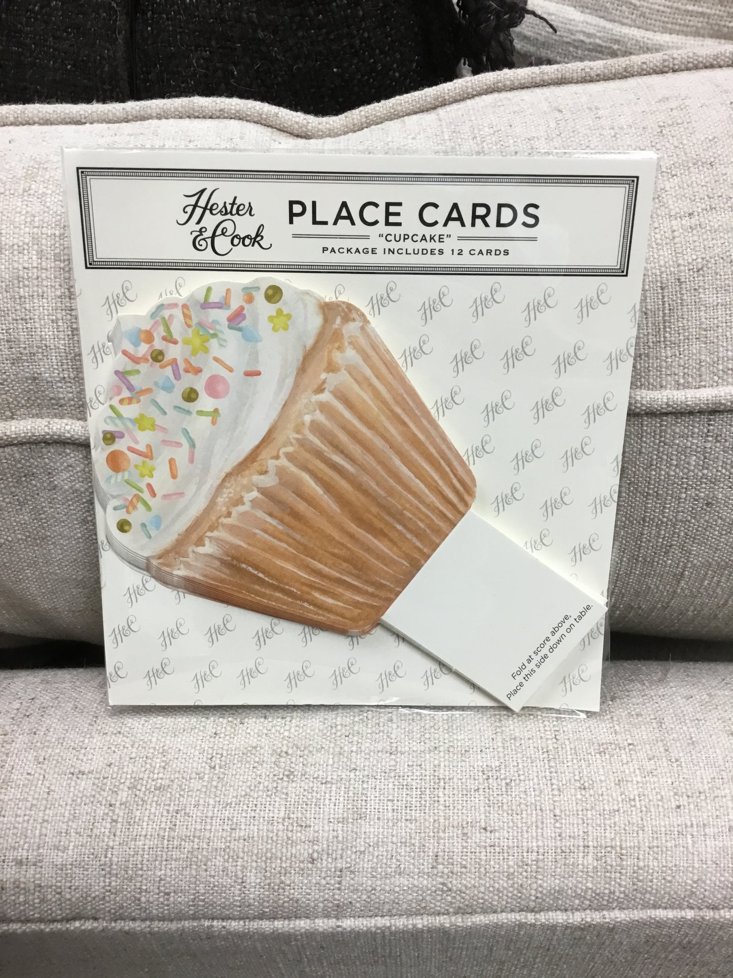 KP778- HC Cupcake Place Cards 12 Count