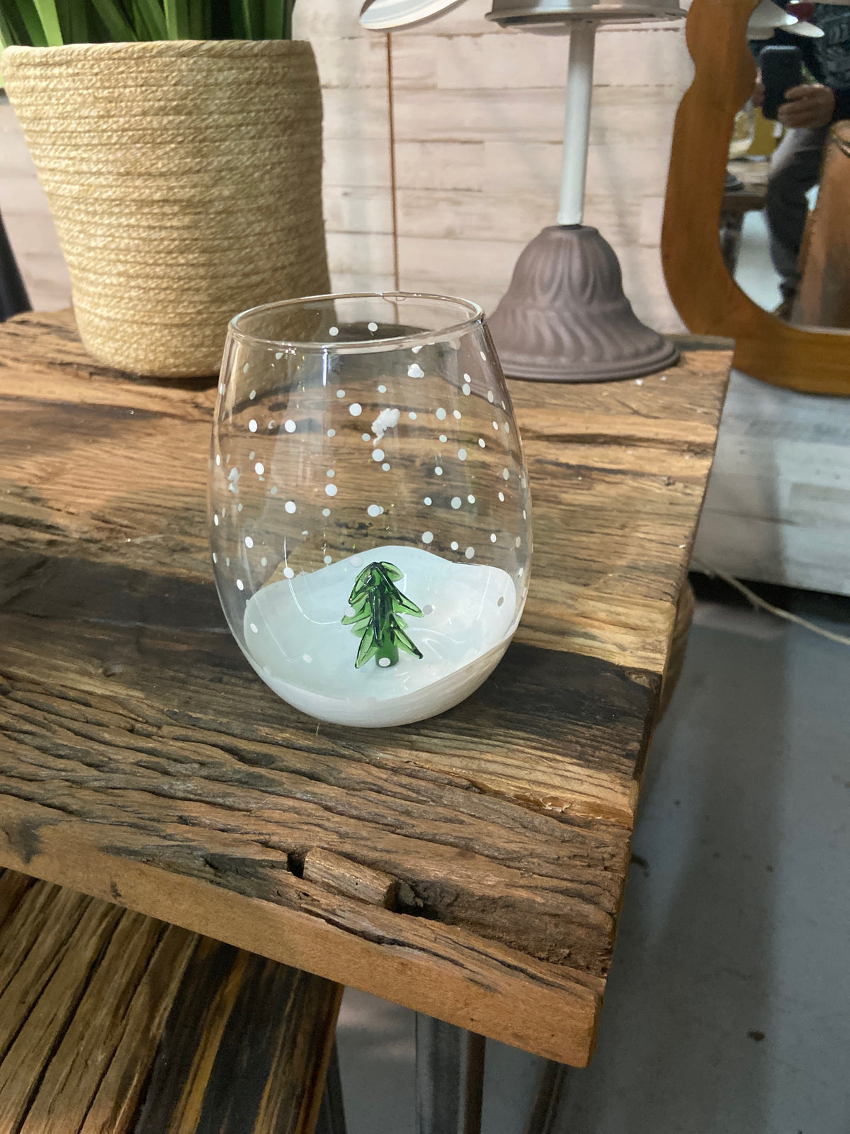 6 82356 Snowed in Stemless Wine Glass