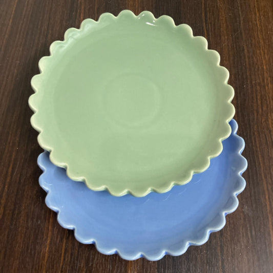 Df8670A   Scalloped 8" plate