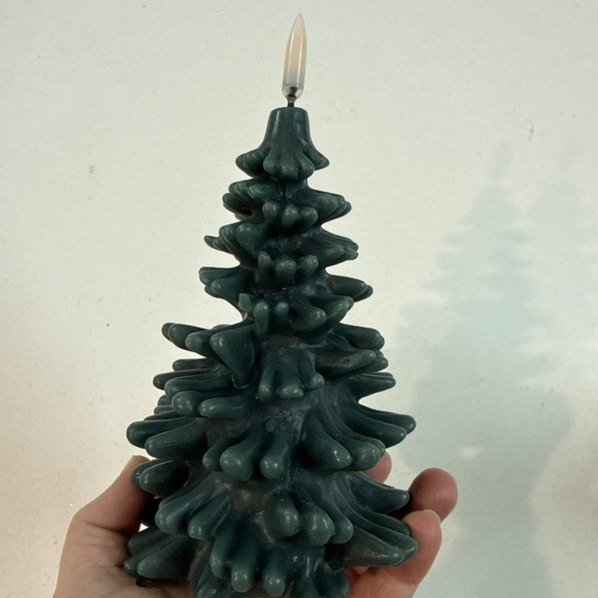 6 4434565 Uyini PinecTree Candle