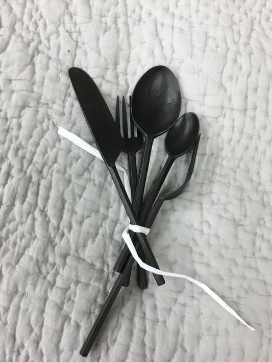 Eaw06200 Ph Black Iron Cutlery Set