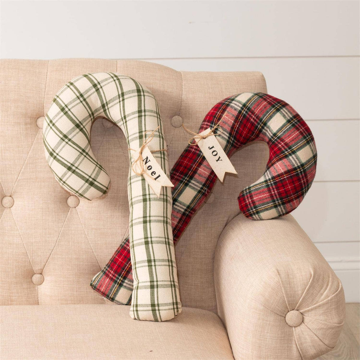 Pillows - Plaid Candy Canes       (25)