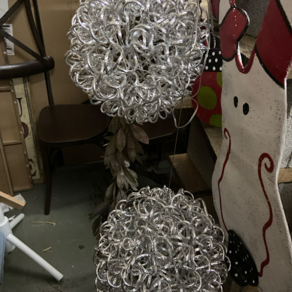 6 XL096378 12" Led Wire Ball