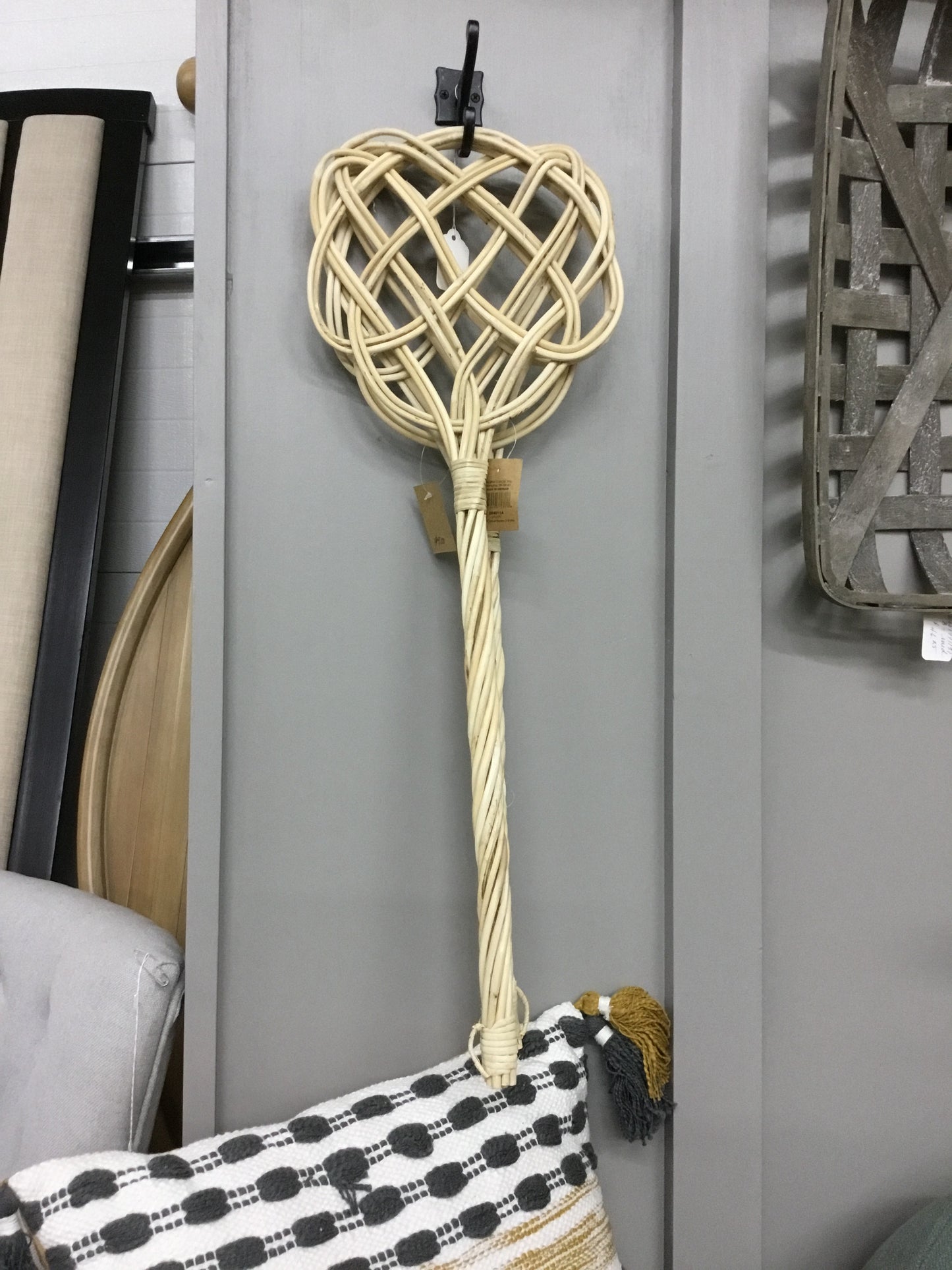DF4011A Hand-Woven Rattan Carpet Beater, 2 Styles