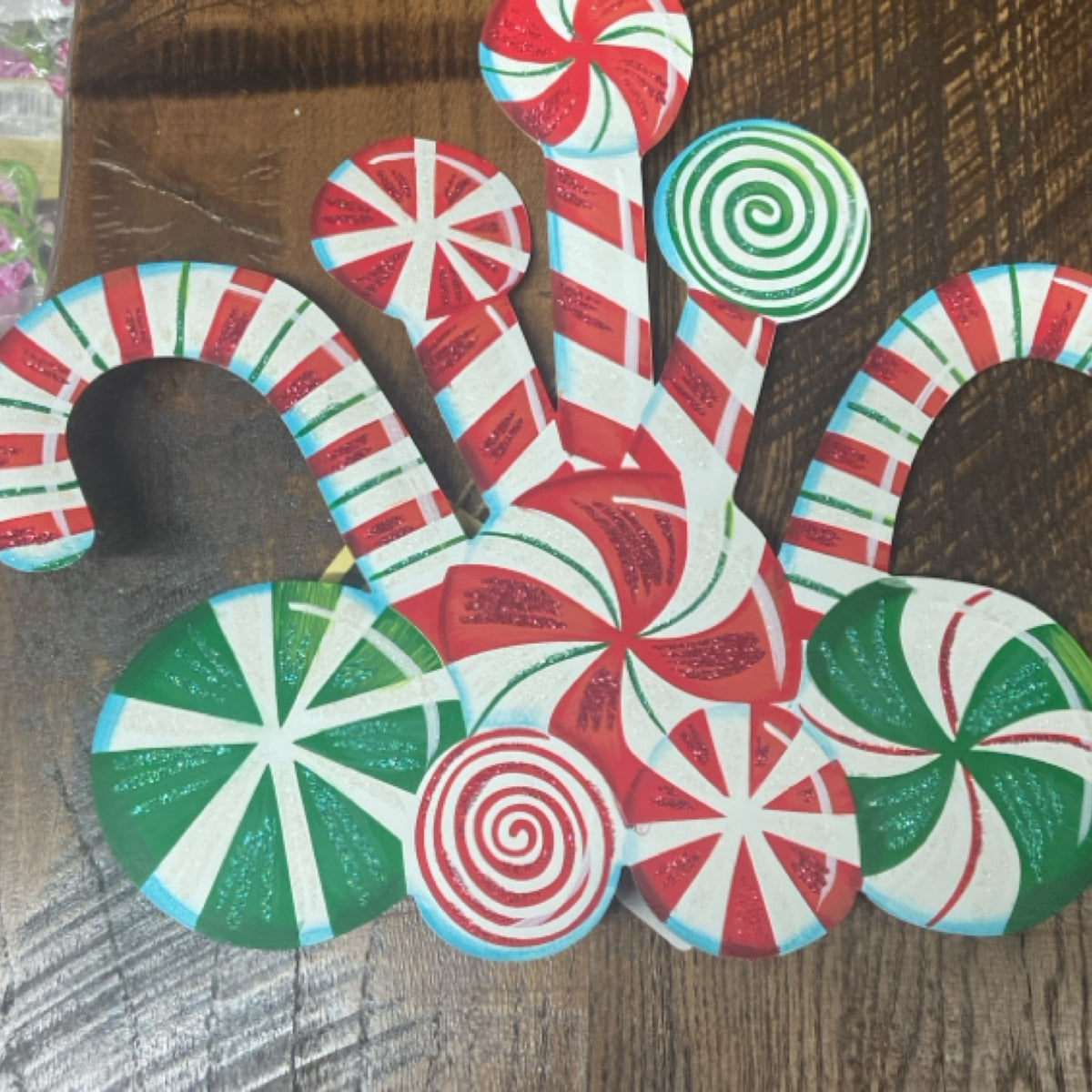 6 C24002 Pile of Candy Cane yard