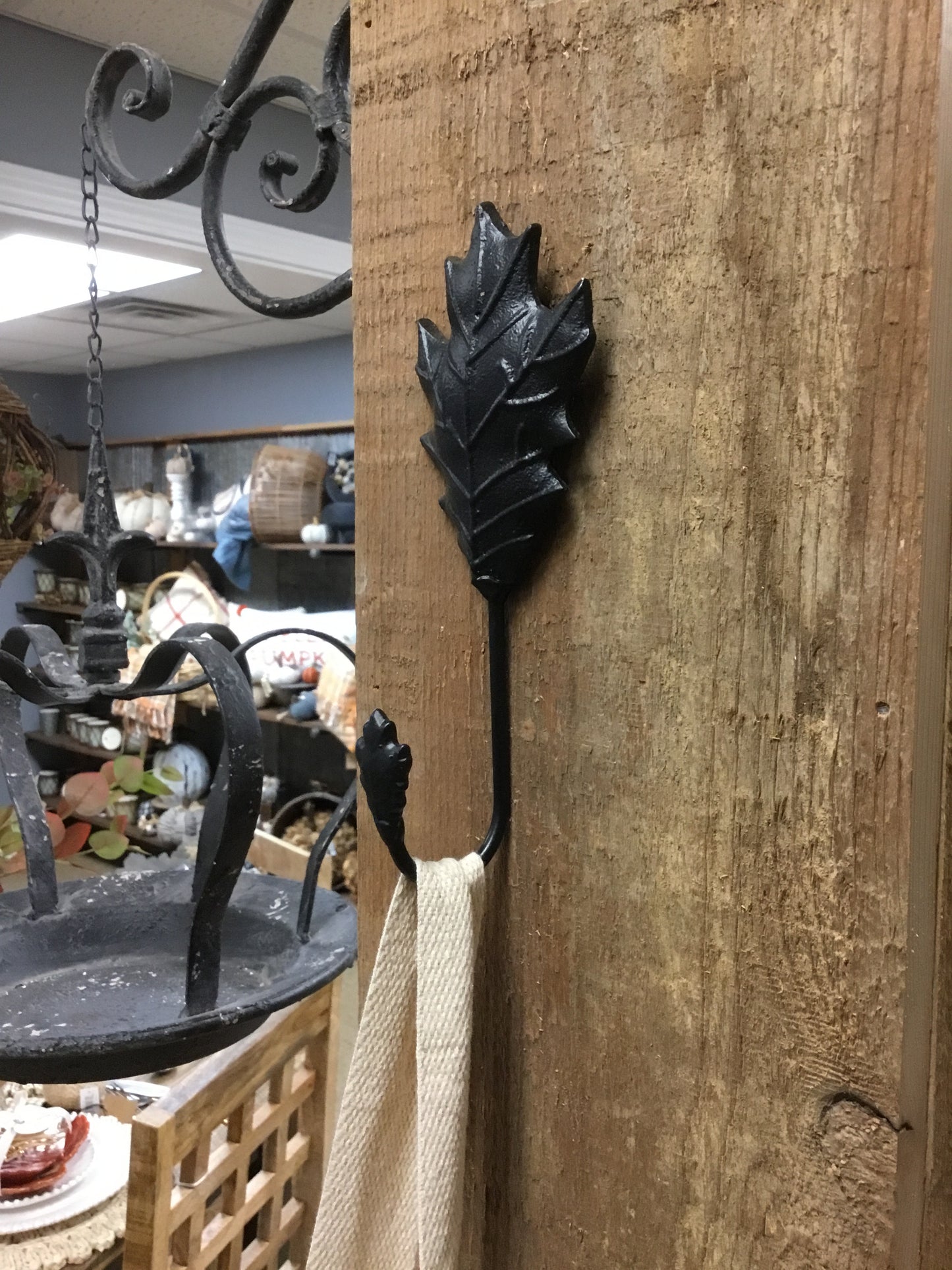 17338625-Jn Black Leaf Wall Hanger