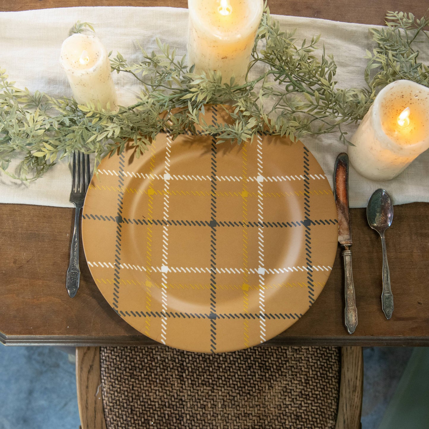 MUSTARD PLAID CHARGER                     (25)